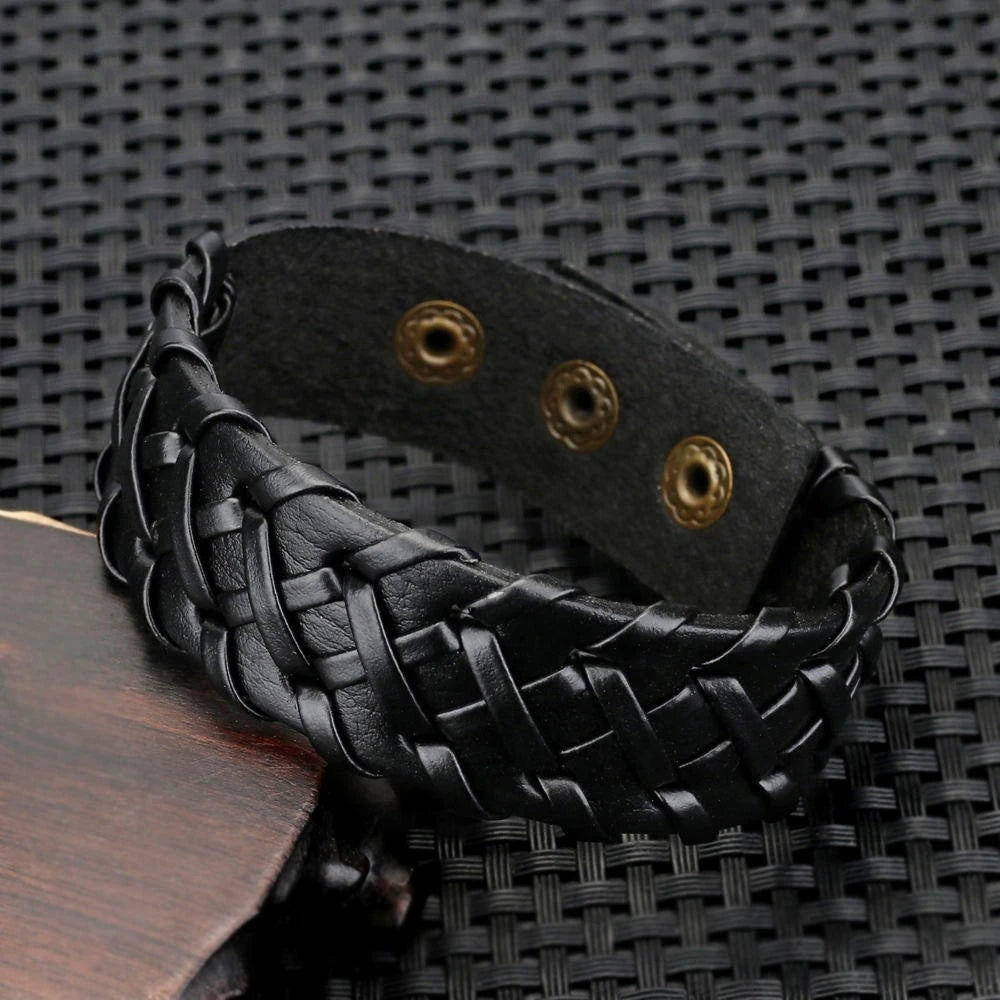 Pulseira rígida masculina vintage feita à mão em couro liso trançado