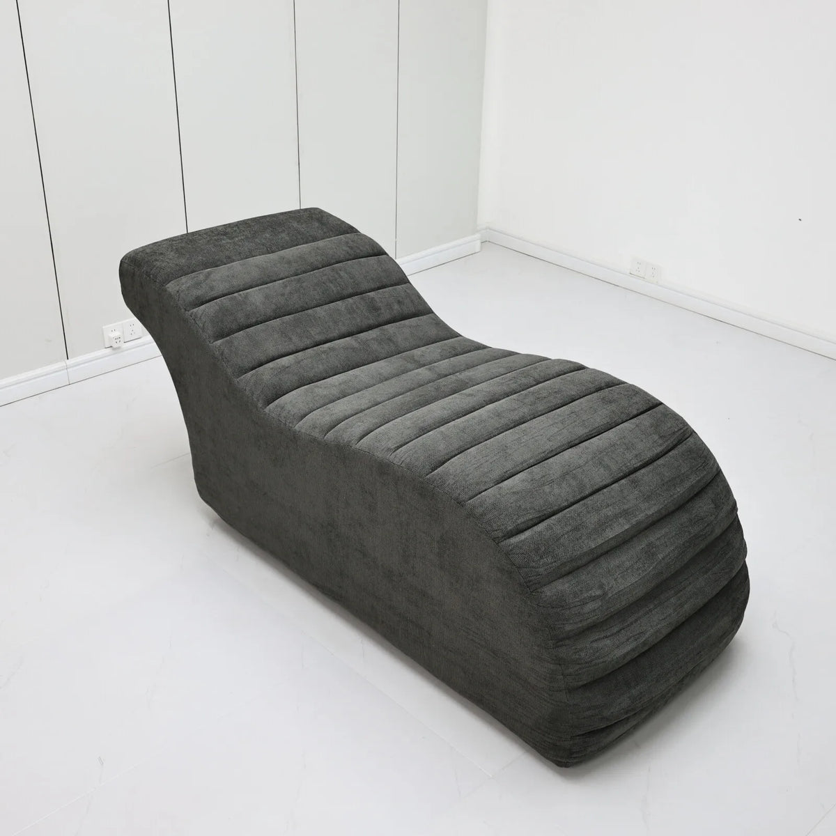 Sofás-cama reclináveis confortáveis, ideais para áreas de descanso