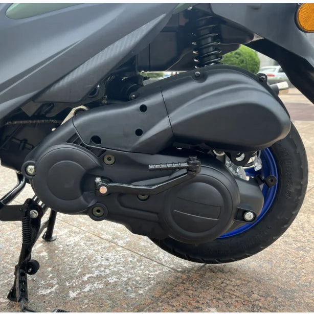 Scooter V180 SS Address, com design inovador, motor refrigerado a ar e homologada para utilização na via pública (V 150).